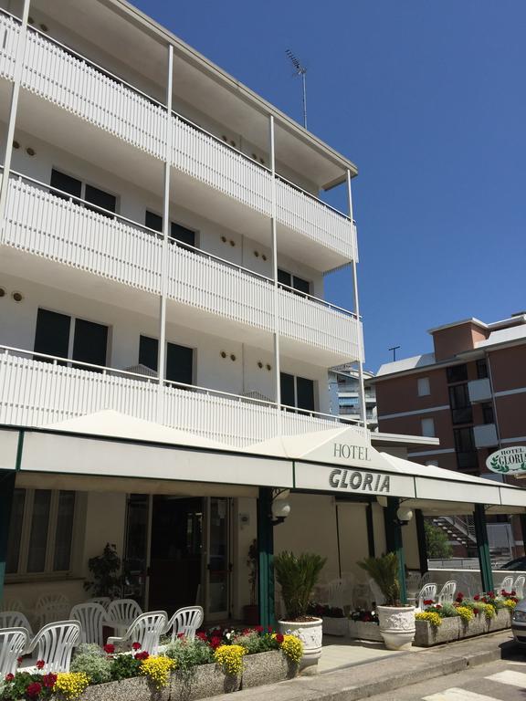 Hotel Gloria Lignano Sabbiadoro Esterno foto