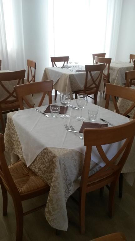 Hotel Gloria Lignano Sabbiadoro Esterno foto