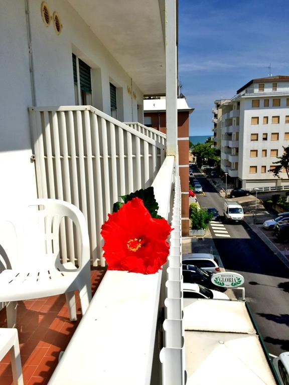 Hotel Gloria Lignano Sabbiadoro Esterno foto