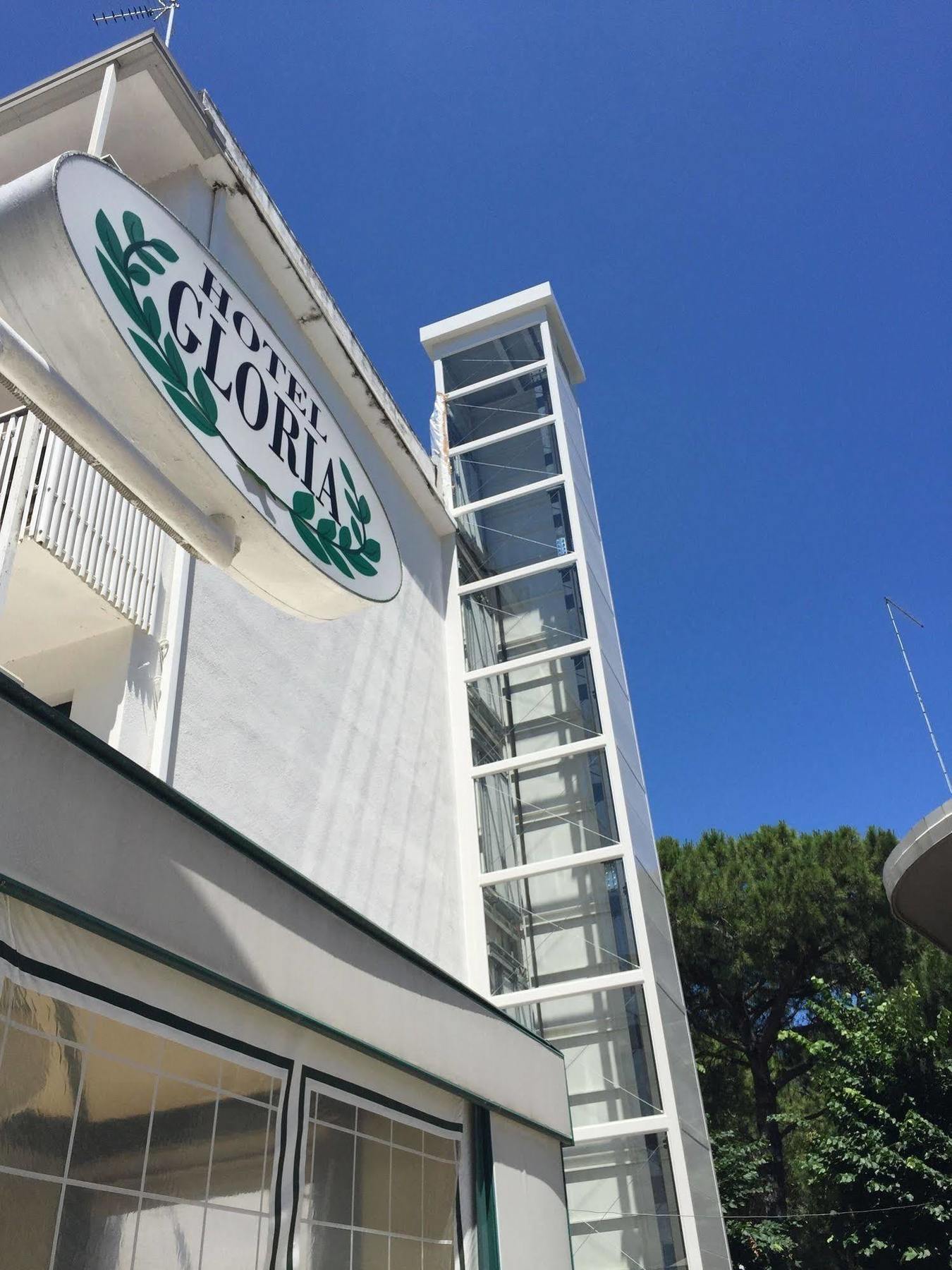 Hotel Gloria Lignano Sabbiadoro Esterno foto