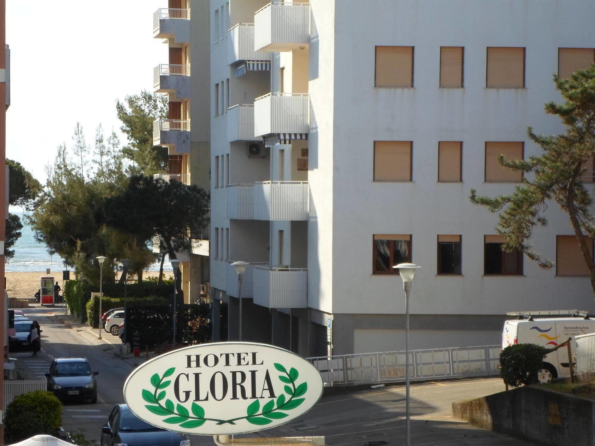 Hotel Gloria Lignano Sabbiadoro Esterno foto