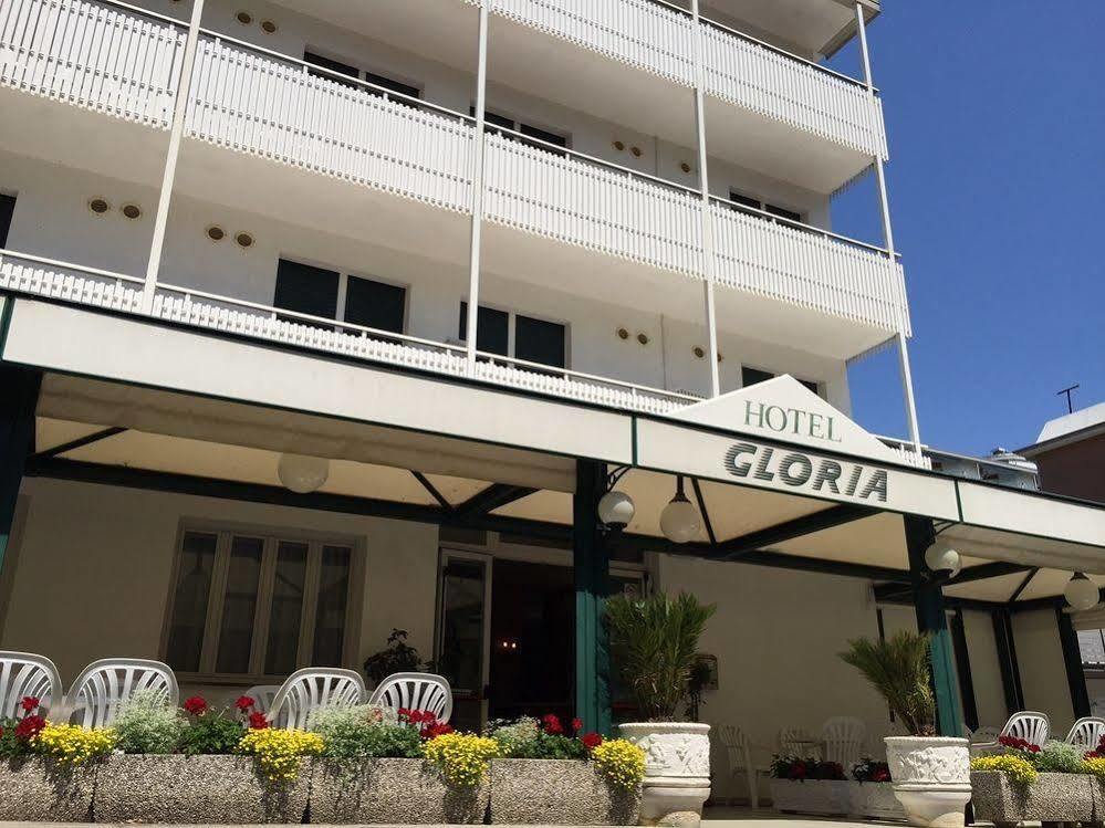 Hotel Gloria Lignano Sabbiadoro Esterno foto