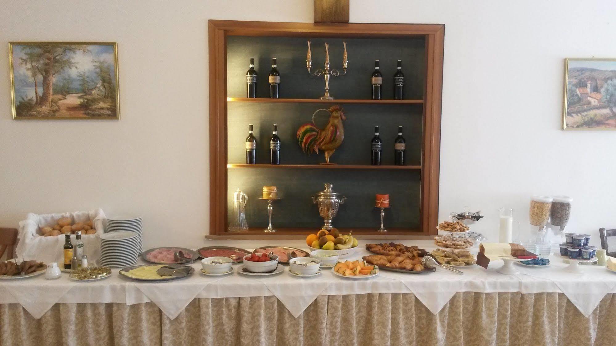 Hotel Gloria Lignano Sabbiadoro Esterno foto