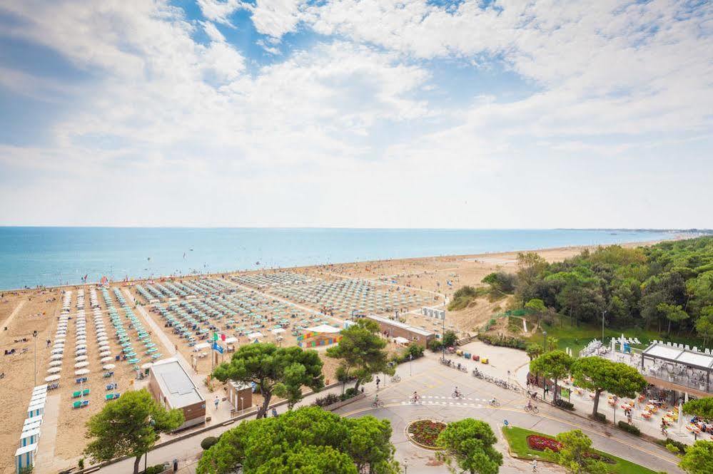 Hotel Gloria Lignano Sabbiadoro Esterno foto